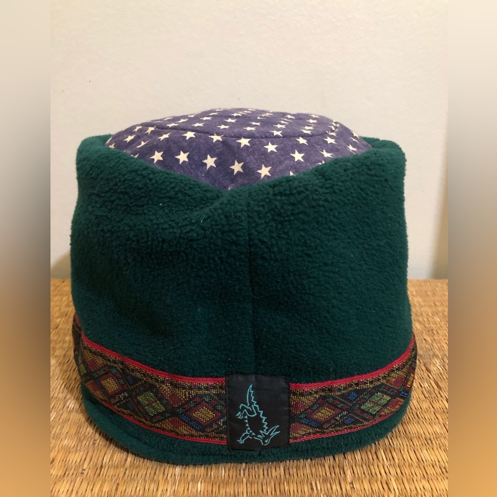 Vintage Horny Toad fleece has beanies ‘90 winter cap